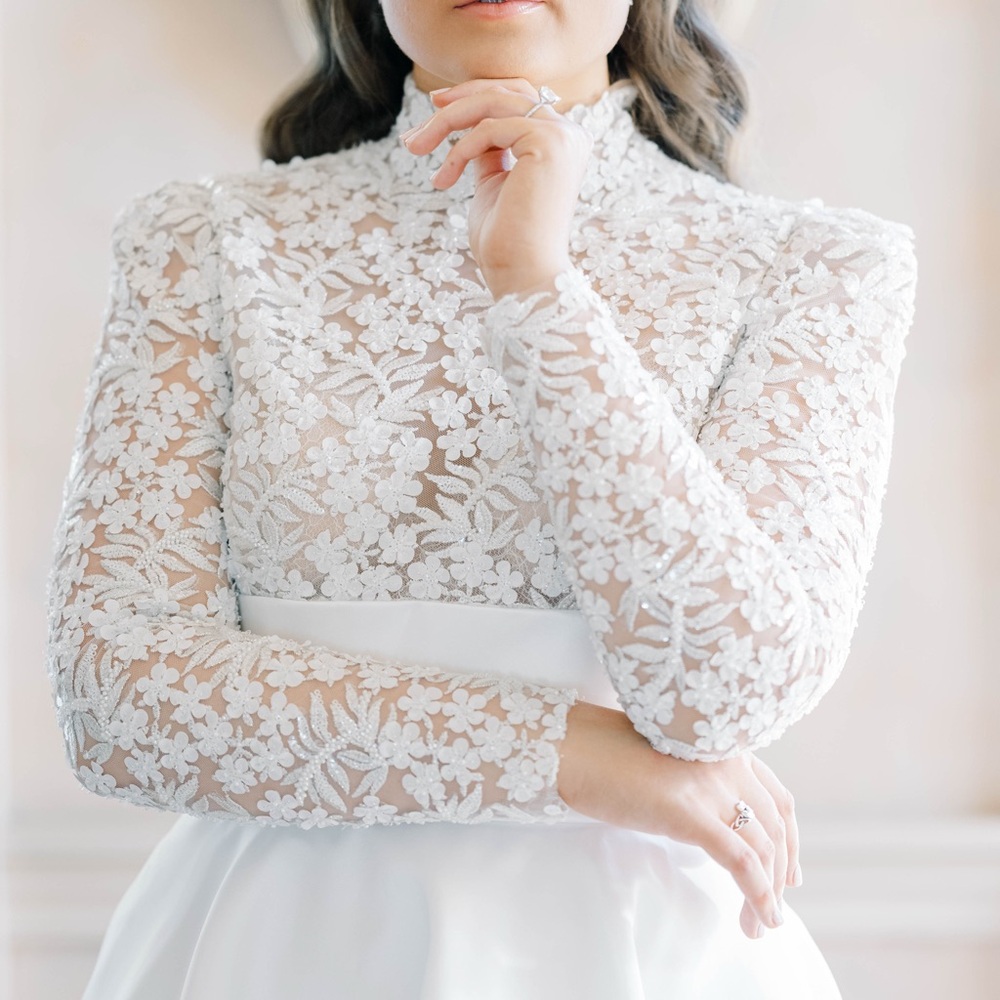 Elegant White Lace Dress
